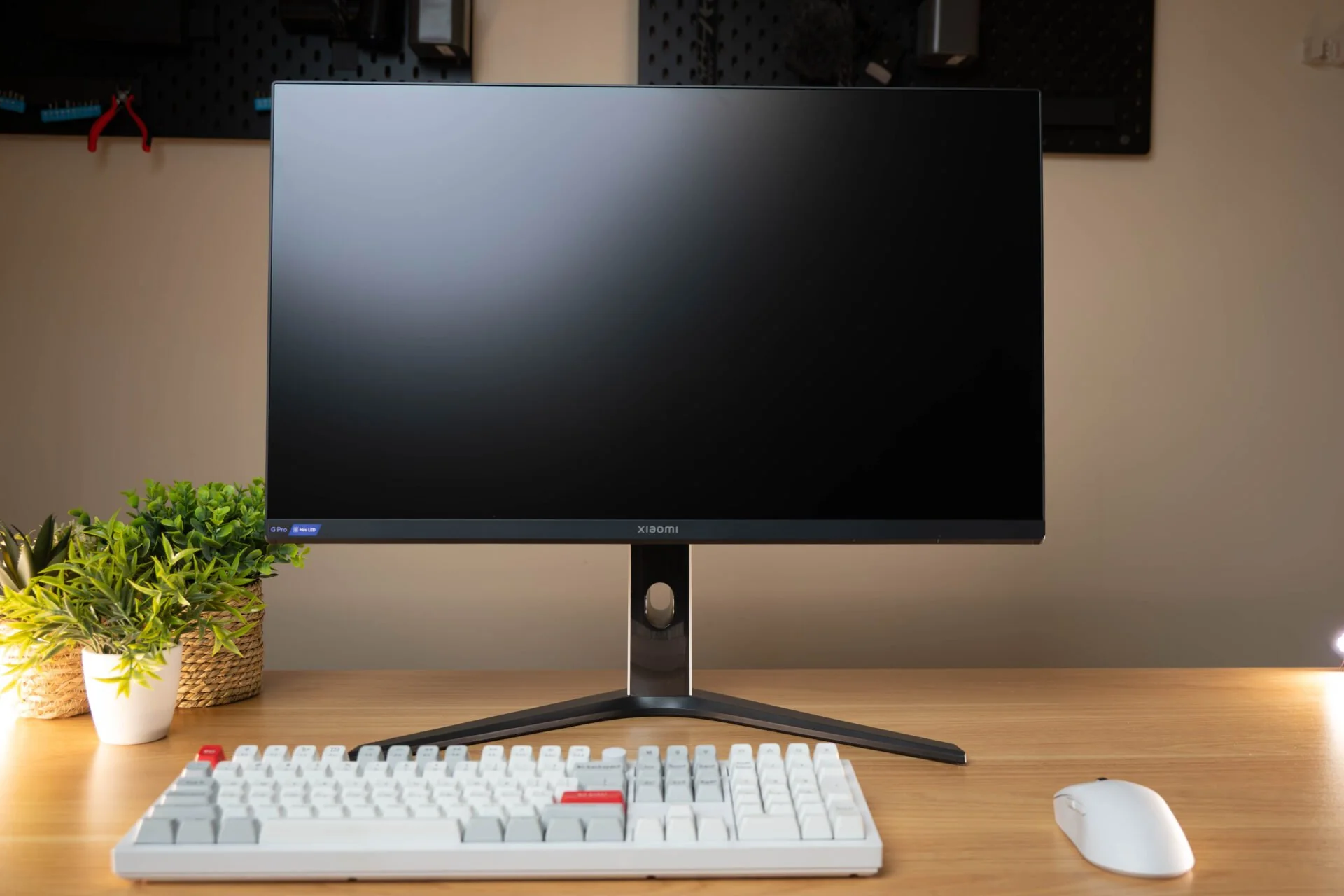 Xiaomi G Pro 27i 27" 2K 1440p Mini LED IPS Gaming Monitor (180Hz, 1ms, 16:9, HDMI/DP, AMD FreeSync, and HDR1000) - Image 9